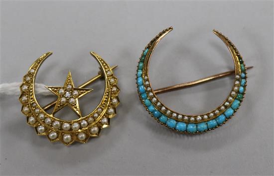 An 18ct gold crescent and star brooch, set with seed pearls, 4.9gr, and a 9ct gold turquoise-set crescent brooch, 2.5gr